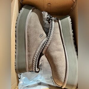 Tazz Ugg Slippers (Hickory)